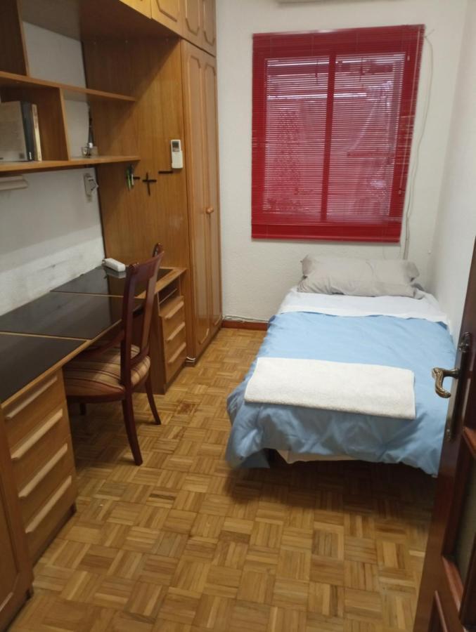 Bed and Breakfast 2-Centro Hab Compartida Masculina 8X Madrid Esterno foto